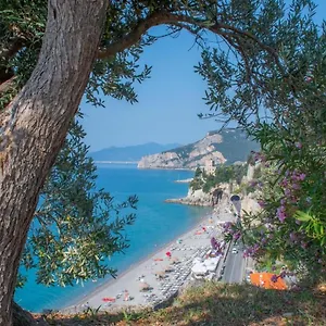 https://locanda-marita.hotelitalianriviera.com